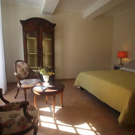 Holiday home Les Guillaume Rey Oppede